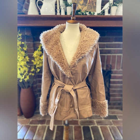 NWT Le Lis Vegan fur trimmed jacket medium - Picture 6 of 8